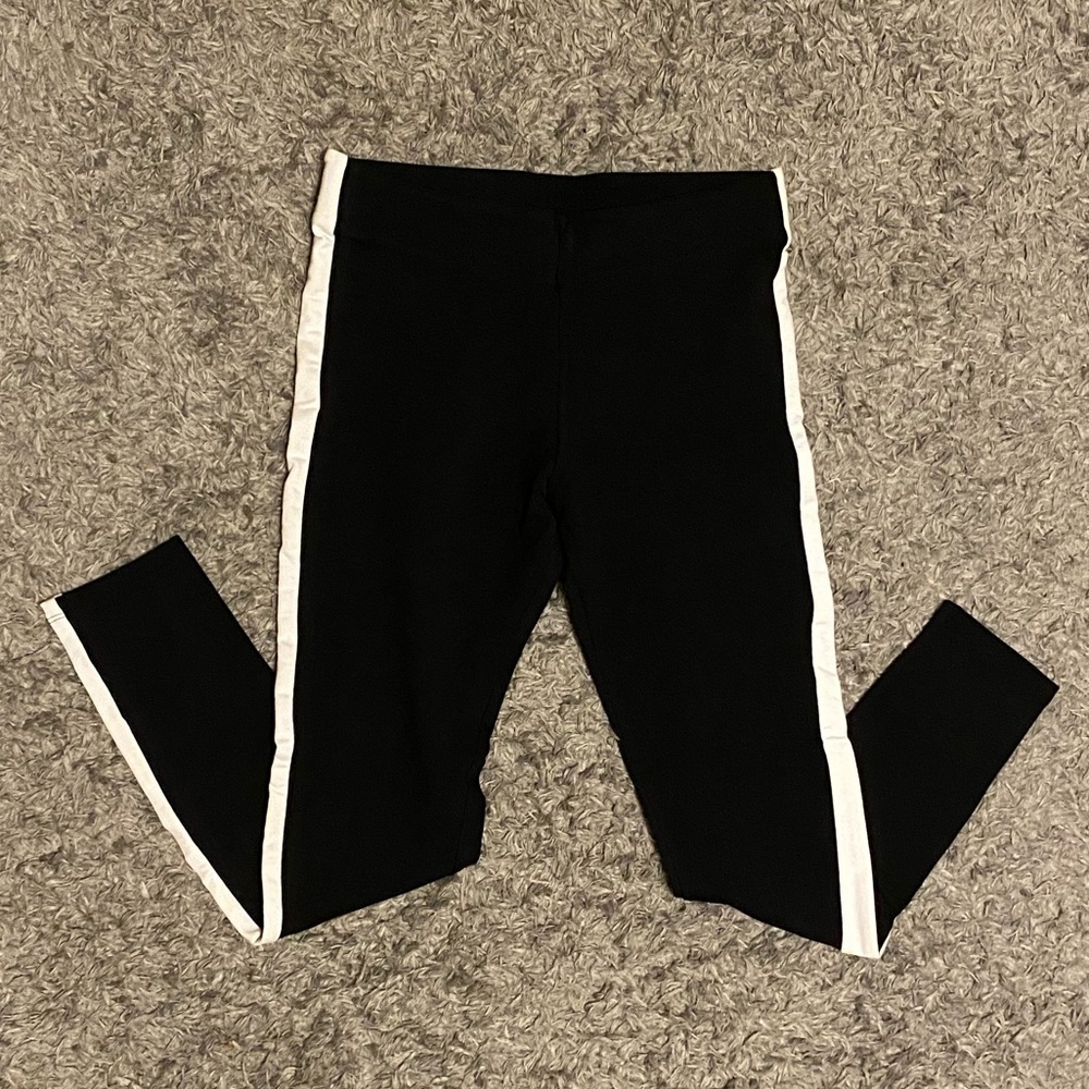 Leggings w/ Stripes